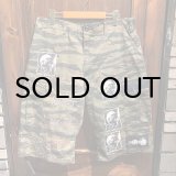 画像: {MOMENTARY PSYCHO ART} USED CAMO CARGO SHORTS / TIGER